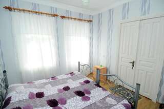 Гостевой дом Guest House Darejani Кутаиси Двухместный номер с 2 отдельными кроватями и ванной комнатой-1