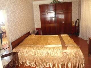Гостевой дом Guest House Darejani Кутаиси Двухместный номер с 1 кроватью или 2 отдельными кроватями и дополнительной кроватью-2