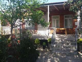 Гостевой дом Guest House Darejani Кутаиси Двухместный номер с 2 отдельными кроватями и ванной комнатой-10